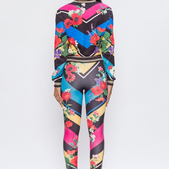 Host Pick🎉Striped Tracksuit Set - Picture 4 of 4